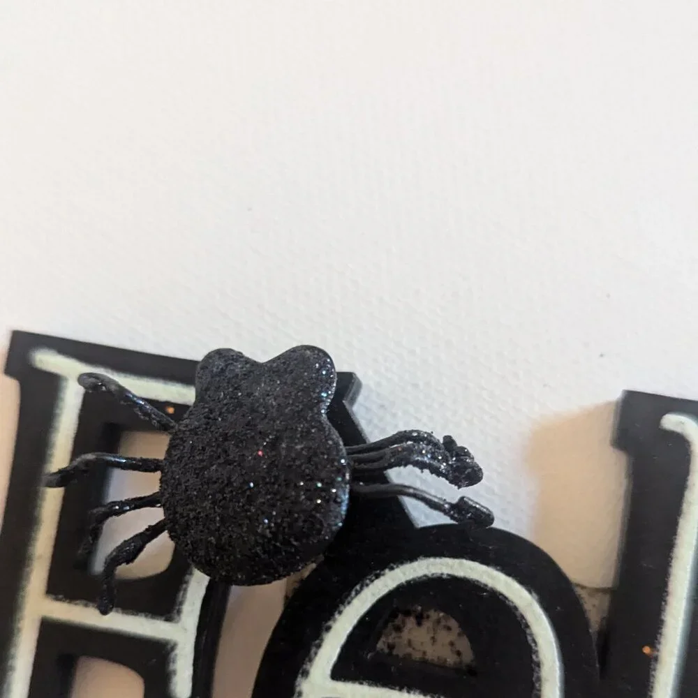NWT Eek Spider Glow in the Dark Floral Pick Ashland Halloween Decor Goth GITD